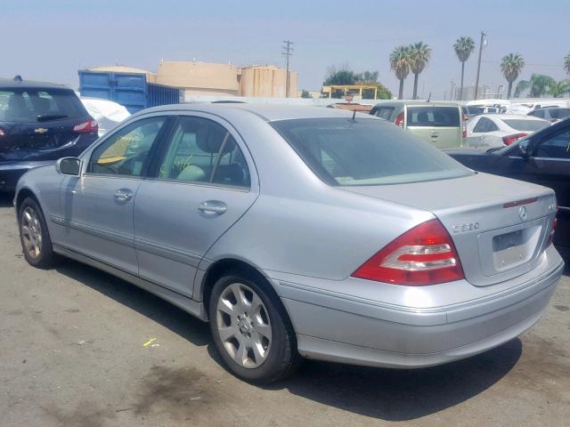 WDBRF84J15F609723 - 2005 MERCEDES-BENZ C 320 4MAT SILVER photo 3