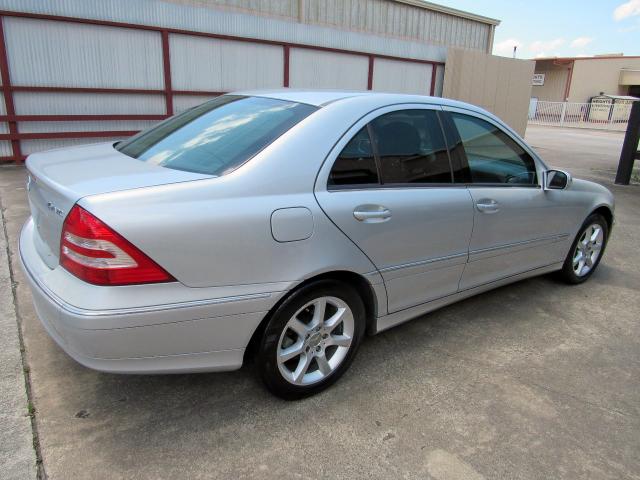 WDBRF92H67F869043 - 2007 MERCEDES-BENZ C 280 4MAT SILVER photo 4