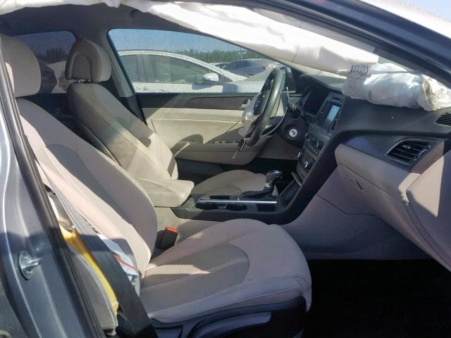 5NPE34AF2HH506290 - 2017 HYUNDAI SONATA SPO SILVER photo 5