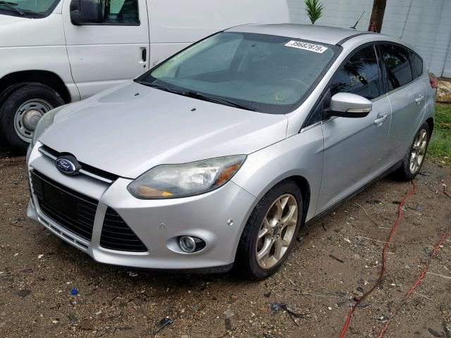 1FADP3N22DL379117 - 2013 FORD FOCUS TITA SILVER photo 2