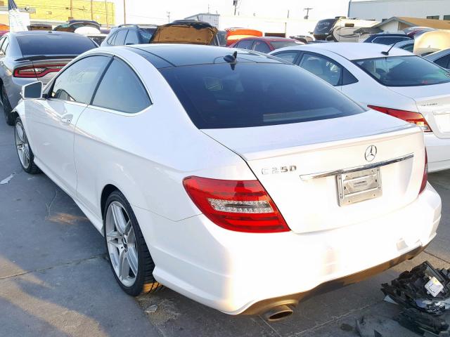 WDDGJ4HB8DG069191 - 2013 MERCEDES-BENZ C 250 WHITE photo 3