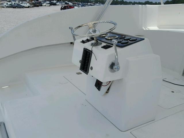 VAZ02E89L989 - 1992 XPRS BOAT WHITE photo 5