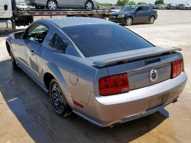 1ZVFT82H565242097 - 2006 FORD MUSTANG GT GRAY photo 3