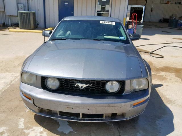 1ZVFT82H565242097 - 2006 FORD MUSTANG GT GRAY photo 9