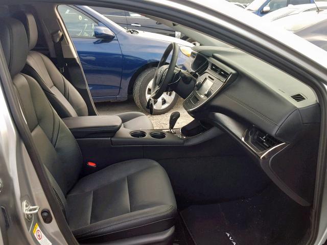 4T1BK1EB5JU285058 - 2018 TOYOTA AVALON XLE SILVER photo 5