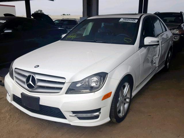 WDDGF4HB7DA744985 - 2013 MERCEDES-BENZ C 250 WHITE photo 2