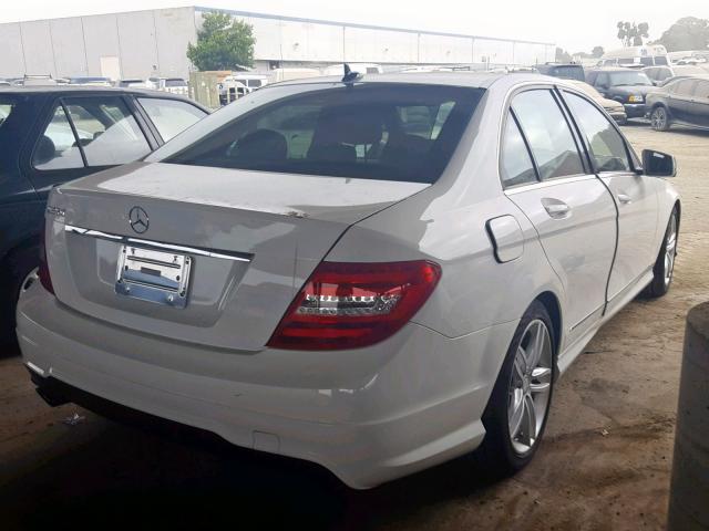 WDDGF4HB7DA744985 - 2013 MERCEDES-BENZ C 250 WHITE photo 4