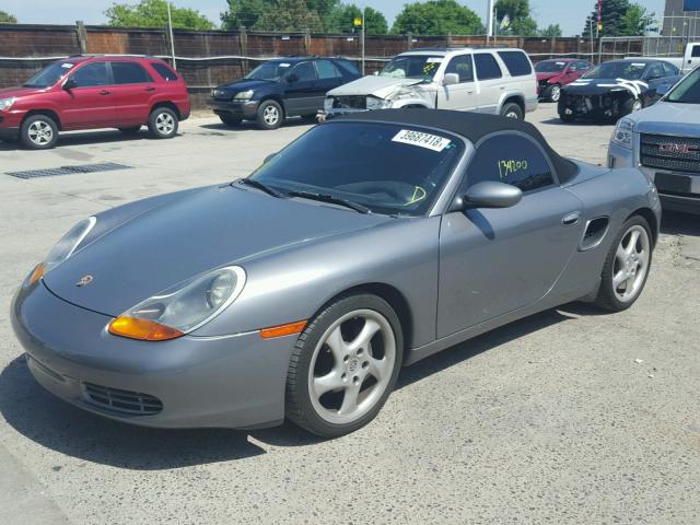 WP0CA298X2U620803 - 2002 PORSCHE BOXSTER GRAY photo 2