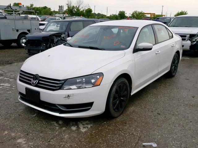 1VWAH7A32DC145217 - 2013 VOLKSWAGEN PASSAT S WHITE photo 2