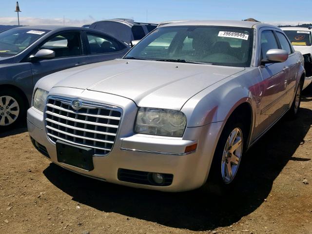 2C3KA53G86H452315 - 2006 CHRYSLER 300 TOURIN SILVER photo 2