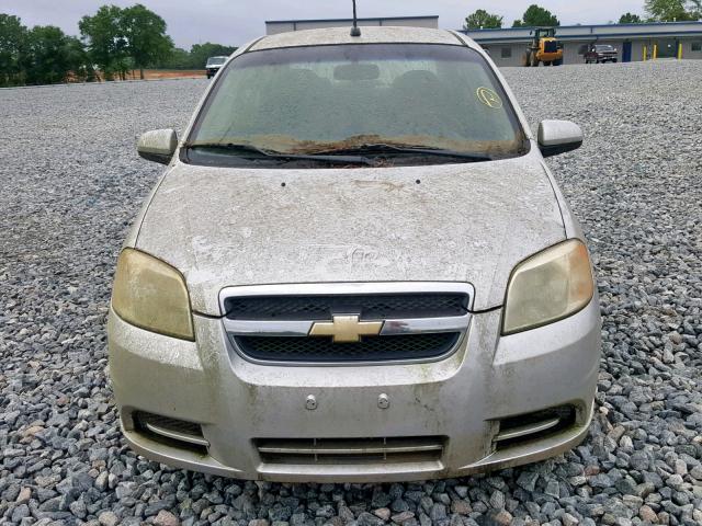 KL1TD56E19B377463 - 2009 CHEVROLET AVEO LS SILVER photo 9