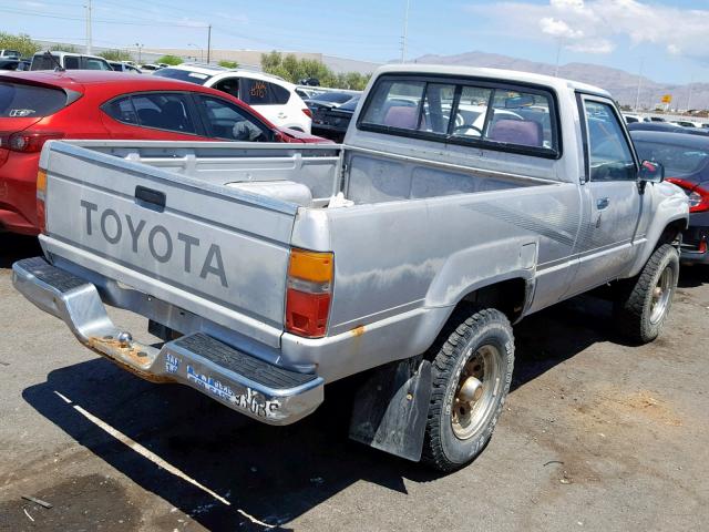 JT4RN63A6J0216503 - 1988 TOYOTA PICKUP RN6 SILVER photo 4