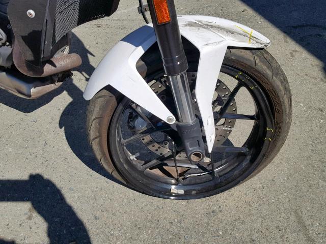 VBKLDT407DM757603 - 2013 KTM 690 DUKE WHITE photo 9