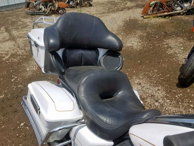 1HD1FC4178Y620699 - 2008 HARLEY-DAVIDSON FLHTCUI WHITE photo 6