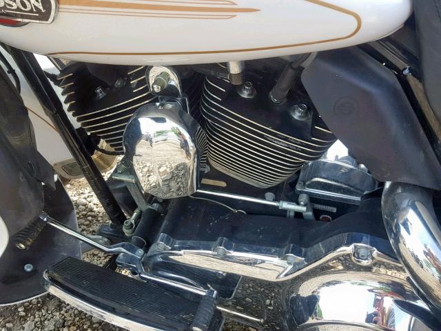 1HD1FC4178Y620699 - 2008 HARLEY-DAVIDSON FLHTCUI WHITE photo 7