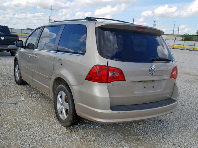 2V8HW34149R585954 - 2009 VOLKSWAGEN ROUTAN SE TAN photo 3