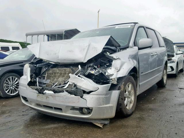 2A8HR54P08R833143 - 2008 CHRYSLER TOWN & COU SILVER photo 2