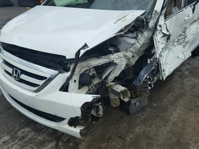 5FNRL38816B019631 - 2006 HONDA ODYSSEY TO WHITE photo 9