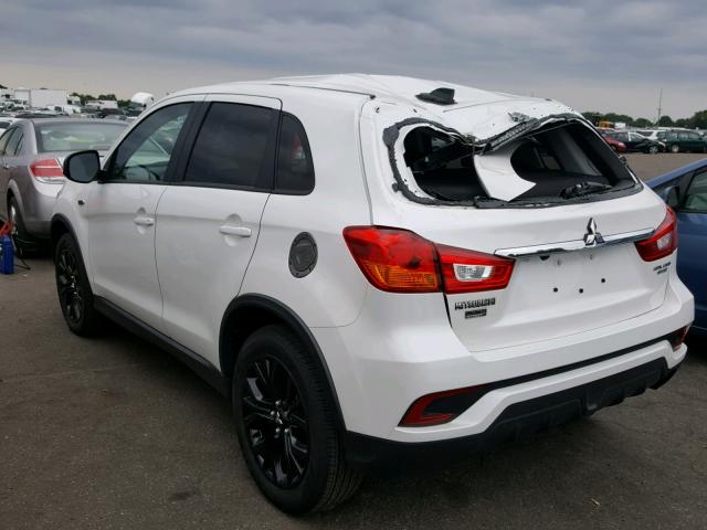 JA4AR3AU0JZ030426 - 2018 MITSUBISHI OUTLANDER WHITE photo 3