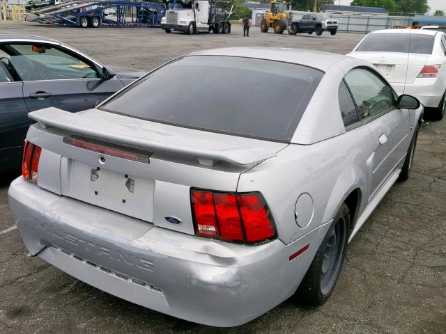 1FAFP404X2F221871 - 2002 FORD MUSTANG SILVER photo 4