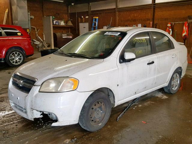 KL1TD56E09B639599 - 2009 CHEVROLET AVEO LS WHITE photo 2