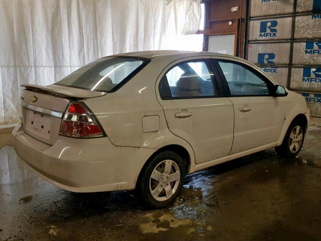 KL1TD56E09B639599 - 2009 CHEVROLET AVEO LS WHITE photo 4