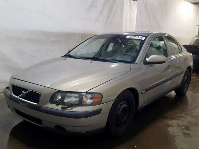 YV1RS61R012070907 - 2001 VOLVO S60 GOLD photo 2