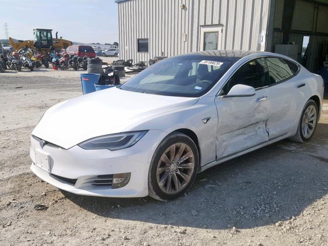 5YJSA1E22JF268332 - 2018 TESLA MODEL S WHITE photo 2