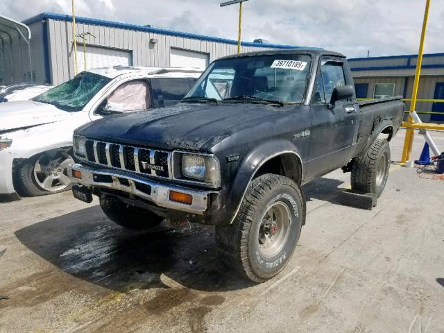 JT4RN48S6D0075474 - 1983 TOYOTA PICKUP RN4 BLACK photo 2