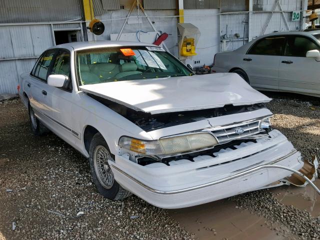 2FALP74W6TX194691 - 1996 FORD CROWN VICT WHITE photo 1