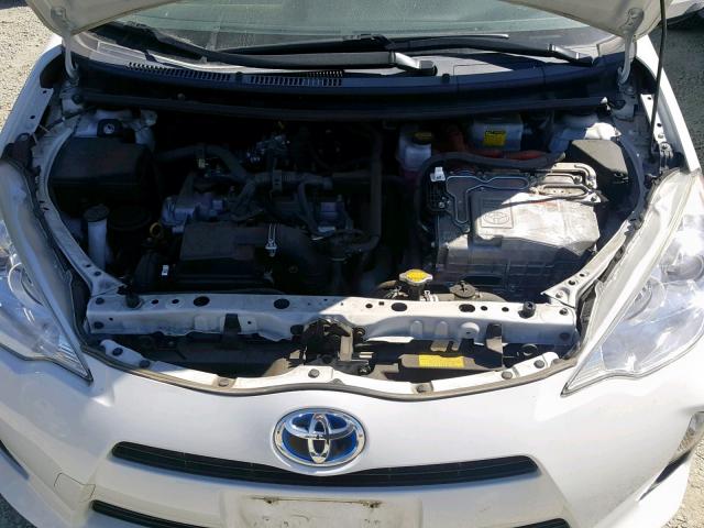 JTDKDTB35D1041746 - 2013 TOYOTA PRIUS C WHITE photo 7