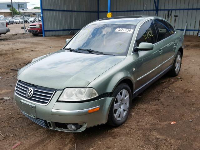 WVWRH63B62P344510 - 2002 VOLKSWAGEN PASSAT GLX GREEN photo 2