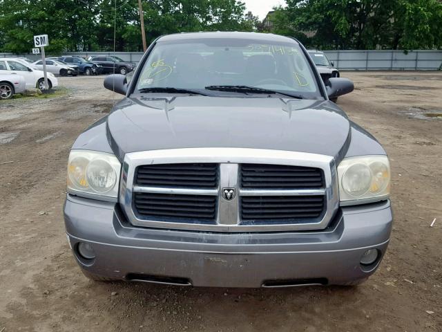 1D7HW48N95S245020 - 2005 DODGE DAKOTA QUA GRAY photo 9