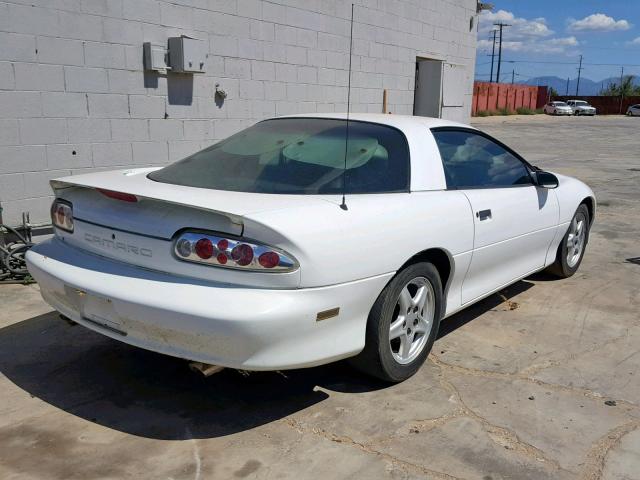 2G1FP22K5V2143220 - 1997 CHEVROLET CAMARO BAS WHITE photo 4