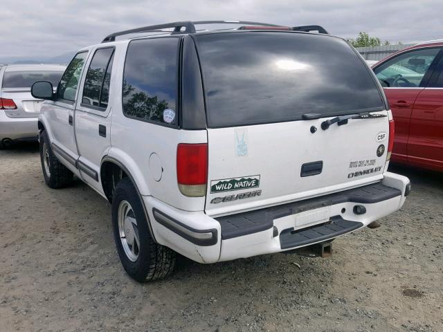 1GNDT13W7W2277487 - 1998 CHEVROLET BLAZER WHITE photo 3