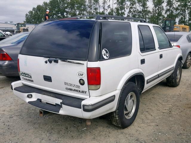 1GNDT13W7W2277487 - 1998 CHEVROLET BLAZER WHITE photo 4