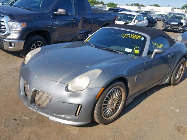 1G2MB33B26Y107155 - 2006 PONTIAC SOLSTICE SILVER photo 2