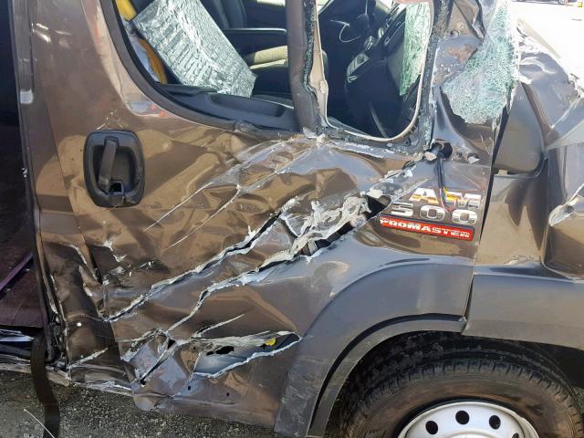 3C6TRVAG6JE142073 - 2018 RAM PROMASTER 黑色 照片 9