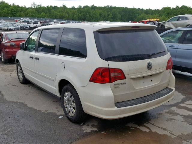 2V8HW44199R574776 - 2009 VOLKSWAGEN ROUTAN S WHITE photo 3