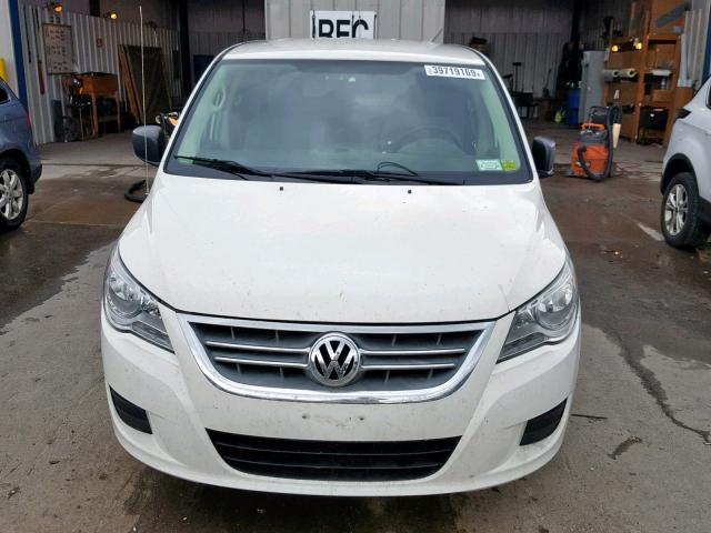 2V8HW44199R574776 - 2009 VOLKSWAGEN ROUTAN S WHITE photo 9