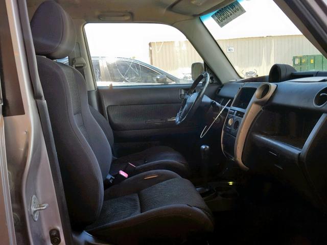 JTLKT324254030025 - 2005 TOYOTA SCION XB 银色 照片 5