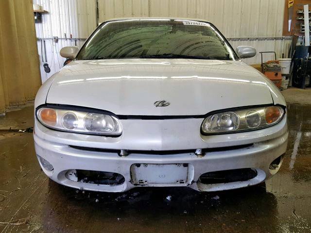 1G3GR64H714120508 - 2001 OLDSMOBILE AURORA WHITE photo 9