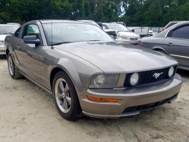 1ZVFT82H055131813 - 2005 FORD MUSTANG GT GOLD photo 1