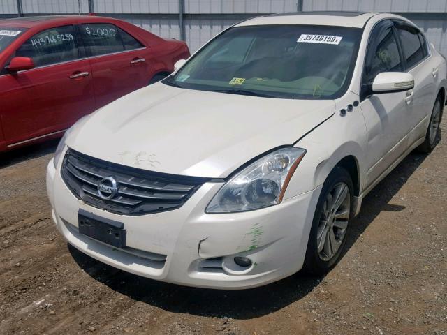 1N4BL2APXAN463894 - 2010 NISSAN ALTIMA SR WHITE photo 9