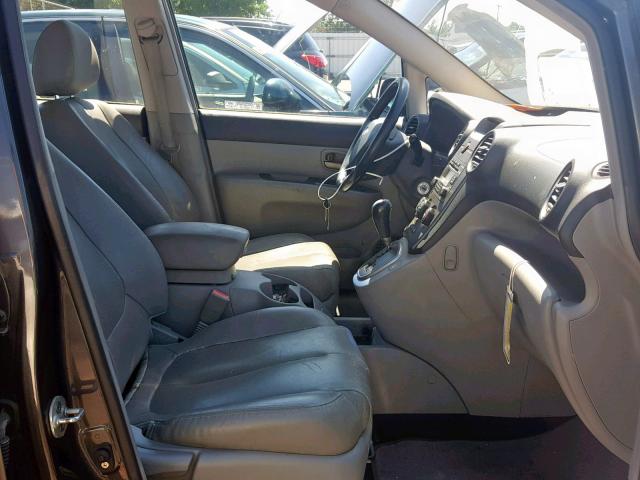 KNAFG526177121770 - 2007 KIA RONDO LX GRAY photo 5