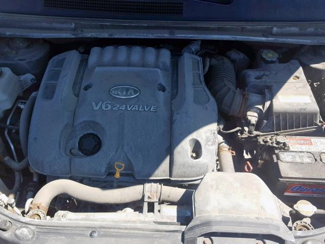 KNAFG526177121770 - 2007 KIA RONDO LX GRAY photo 7