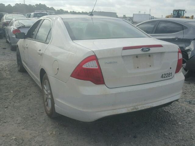 3FAHP0GA2CR380739 - 2012 FORD FUSION S WHITE photo 3