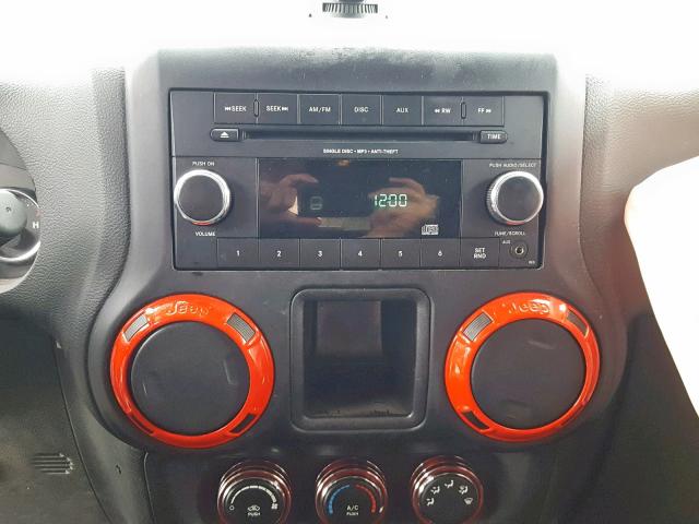 1C4AJWAG9HL748580 - 2017 JEEP WRANGLER S შავი ფოტო 9