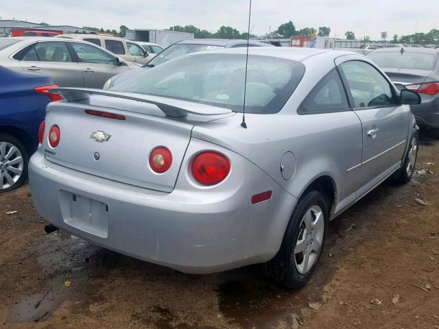 1G1AK12F257644032 - 2005 CHEVROLET COBALT SILVER photo 4