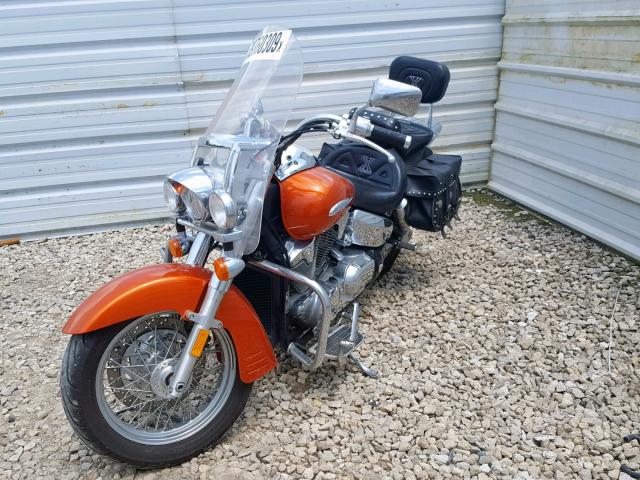 1HFSC52003A007481 - 2003 HONDA VT1300 S ORANGE photo 2